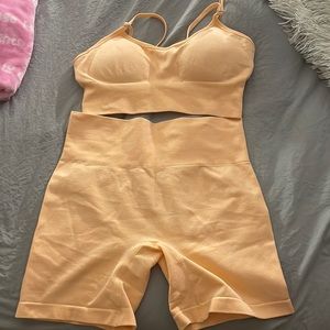 PEACH WORKOUT SET